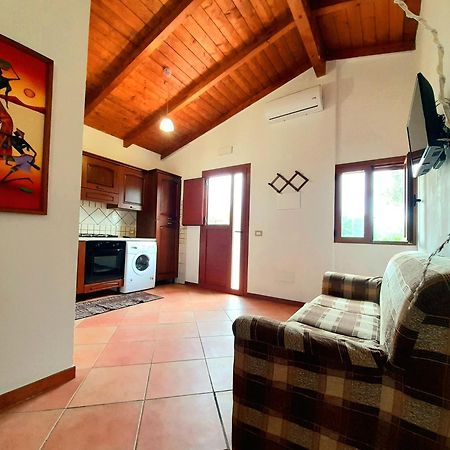 Parco Esmeralda - Family Residence E Breakfast مارينا دي كاميروتا الغرفة الصورة