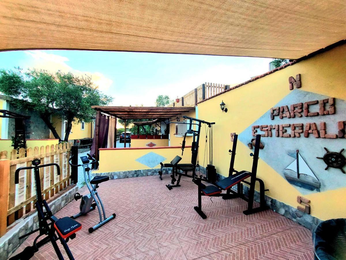 Parco Esmeralda - Family Residence E Breakfast مارينا دي كاميروتا المظهر الخارجي الصورة
