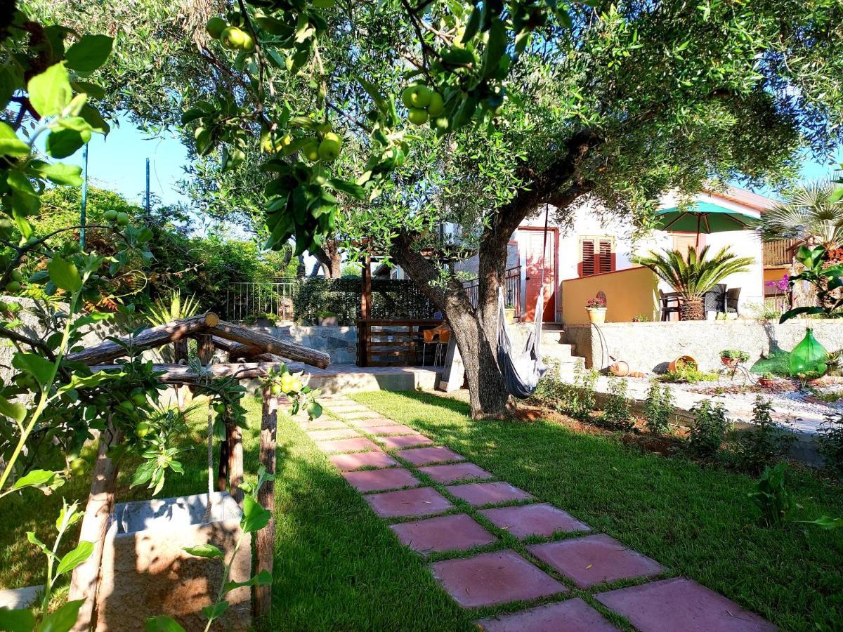 Parco Esmeralda - Family Residence E Breakfast مارينا دي كاميروتا المظهر الخارجي الصورة
