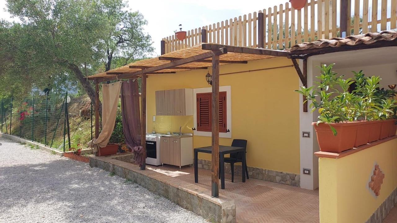 Parco Esmeralda - Family Residence E Breakfast مارينا دي كاميروتا الغرفة الصورة