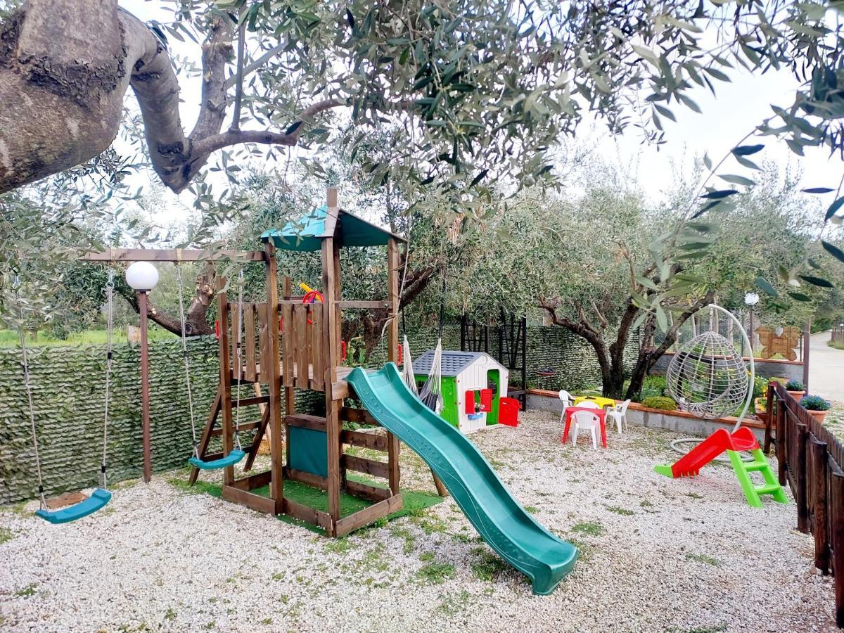 Parco Esmeralda - Family Residence E Breakfast مارينا دي كاميروتا المظهر الخارجي الصورة