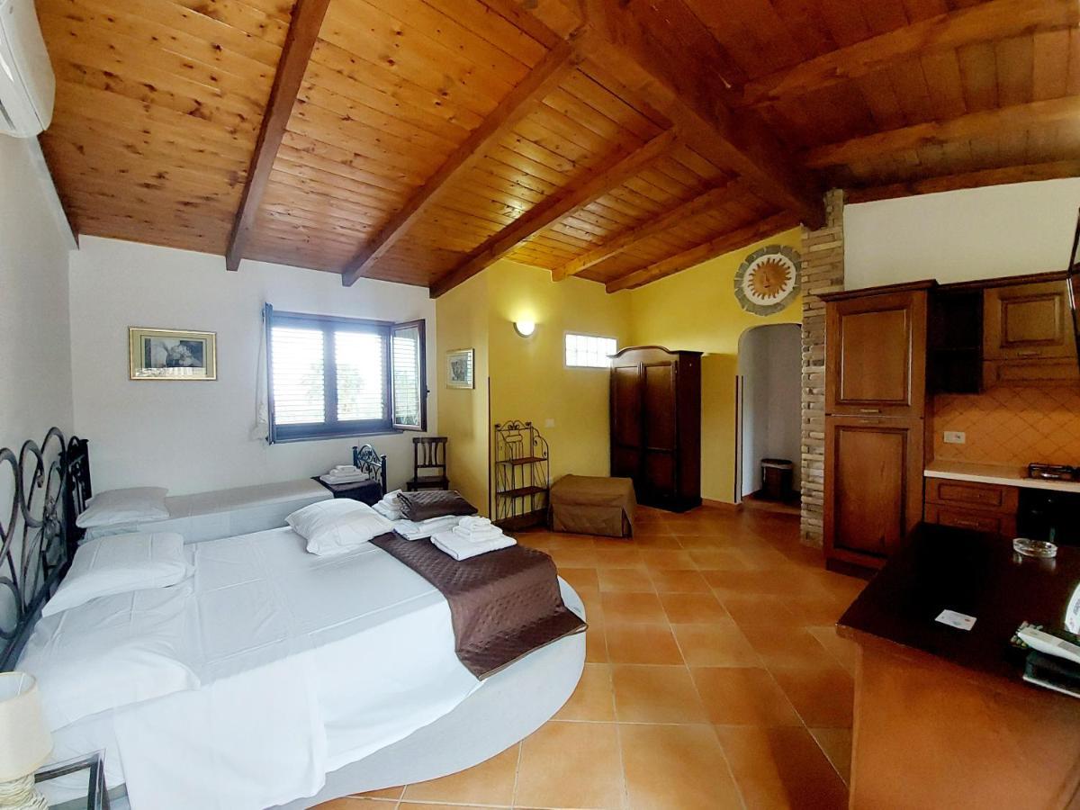 Parco Esmeralda - Family Residence E Breakfast مارينا دي كاميروتا المظهر الخارجي الصورة