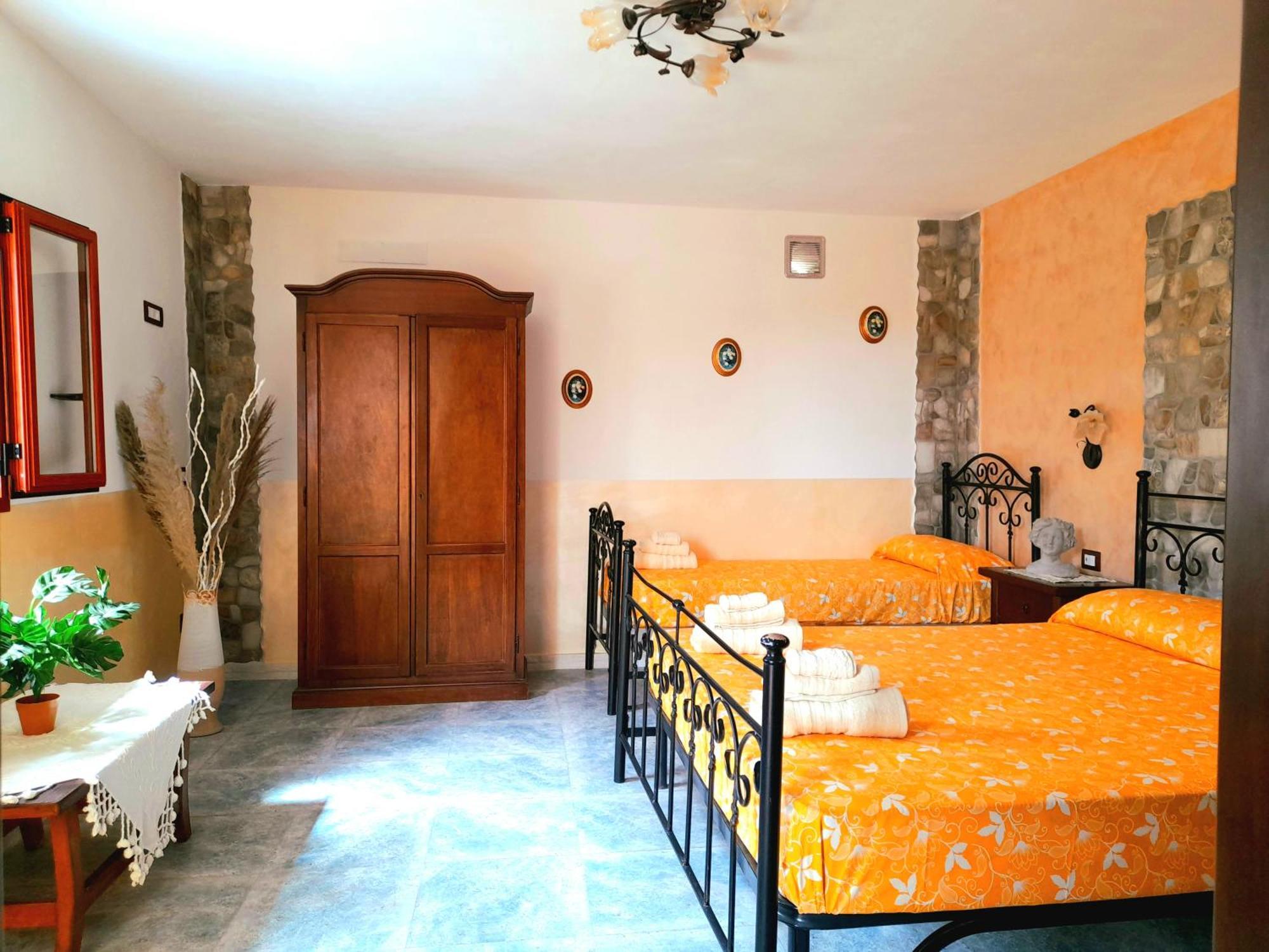 Parco Esmeralda - Family Residence E Breakfast مارينا دي كاميروتا الغرفة الصورة